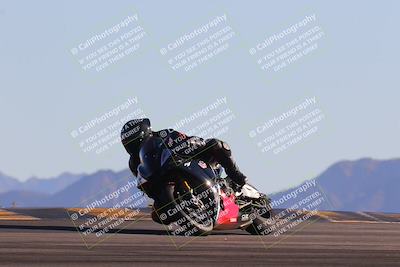 media/Nov-06-2023-Moto Forza (Mon) [[ce023d0744]]/3-Intermediate Group/Session 5 (Turn 9)/